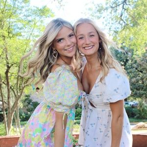 Meet your Posher, Charlotte